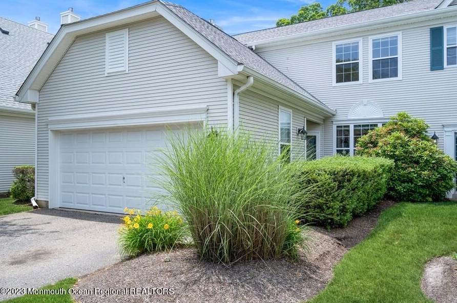 2425 Robin Way, Wall Township, NJ 08736
