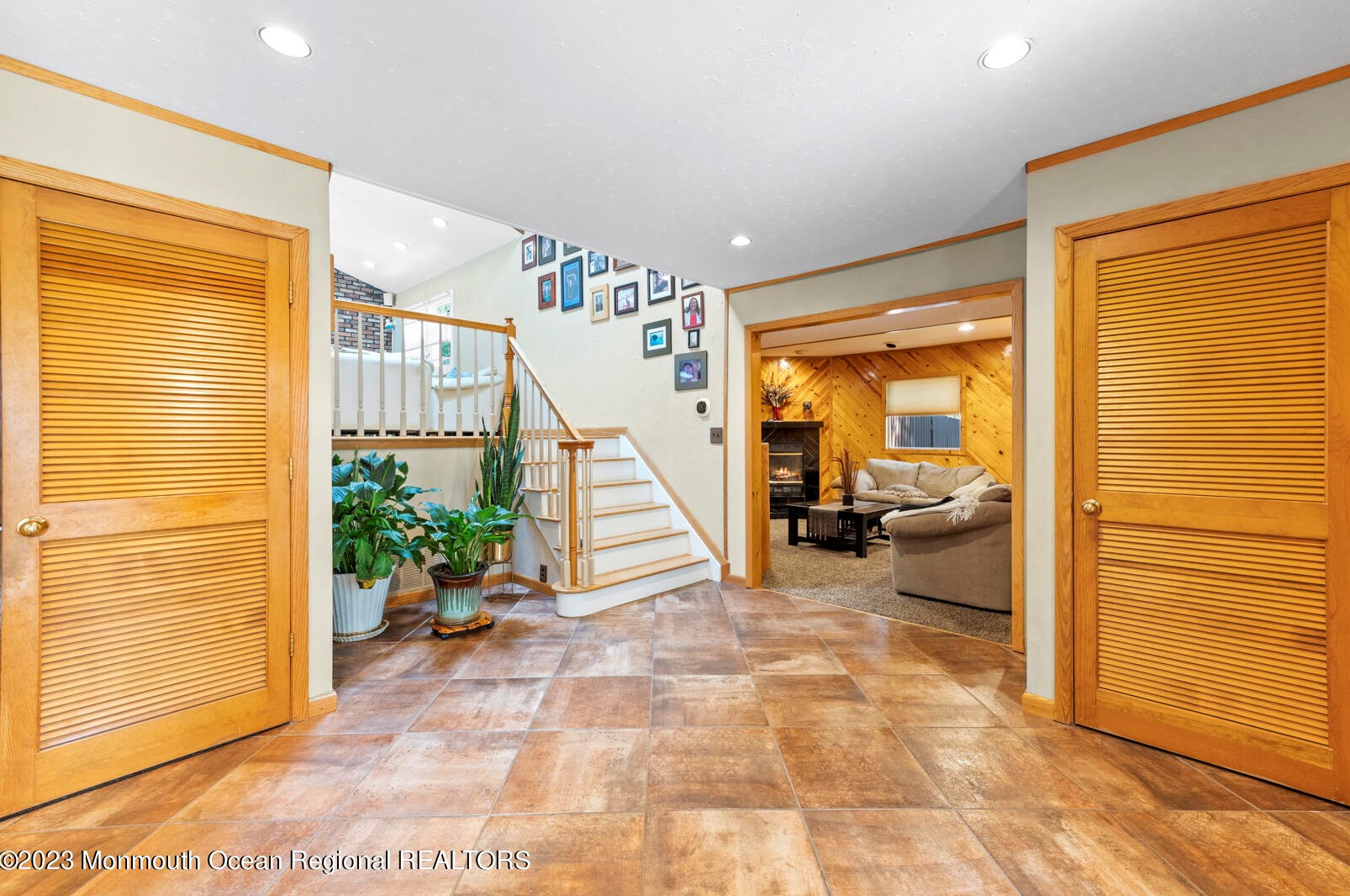 82 Sunnybrook Dr, East Freehold, NJ 07728