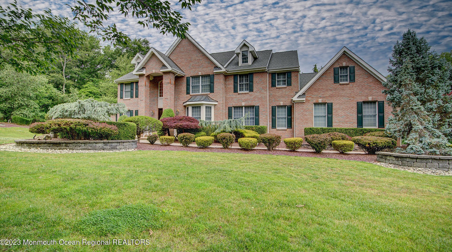 17 Palmer Cir, Millstone Township, NJ 08535-8546
