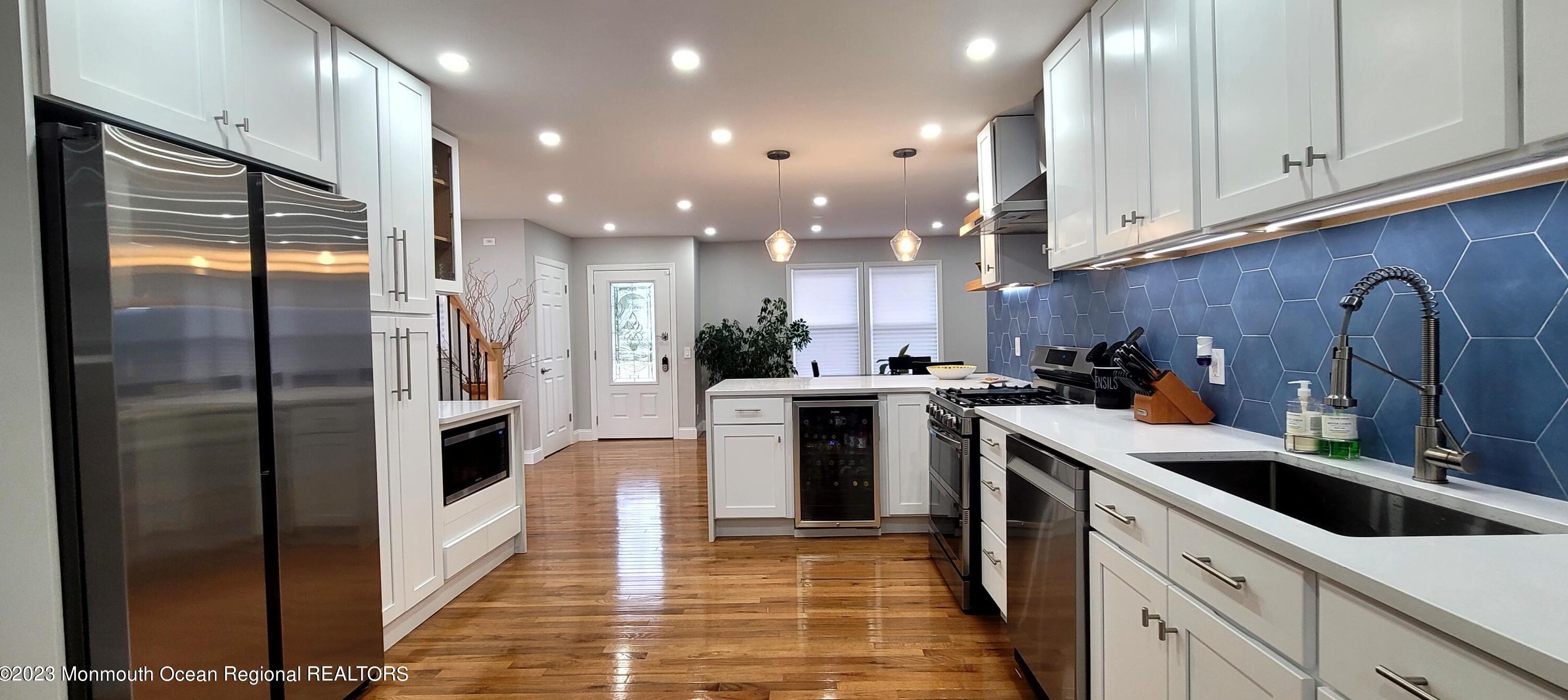 44 Amboy Rd, Matawan NJ  07747-6814 exterior