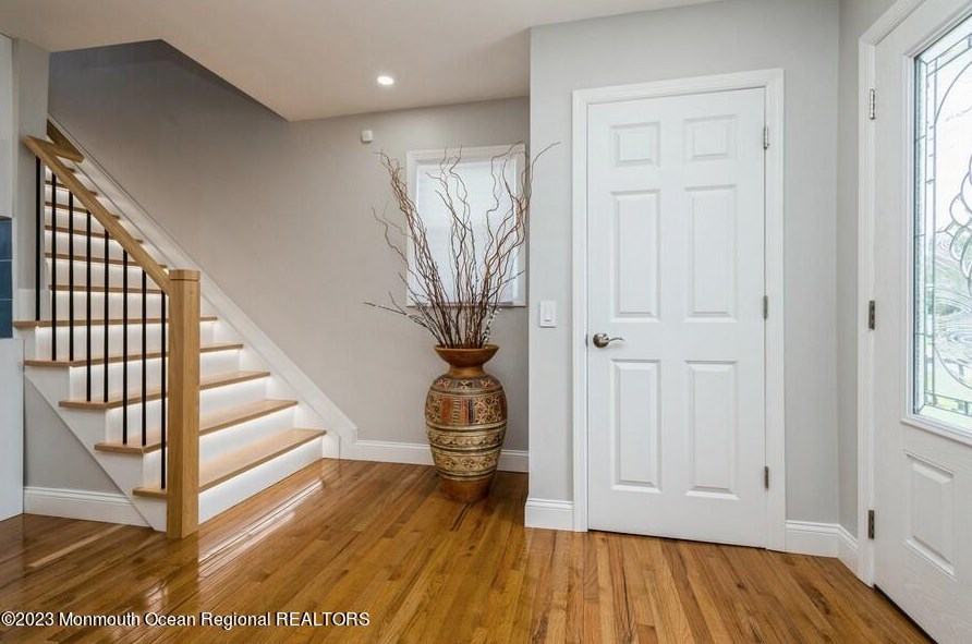 44 Amboy Rd, Matawan NJ  07747-6814 exterior