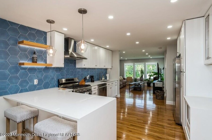 44 Amboy Rd, Matawan NJ  07747-6814 exterior