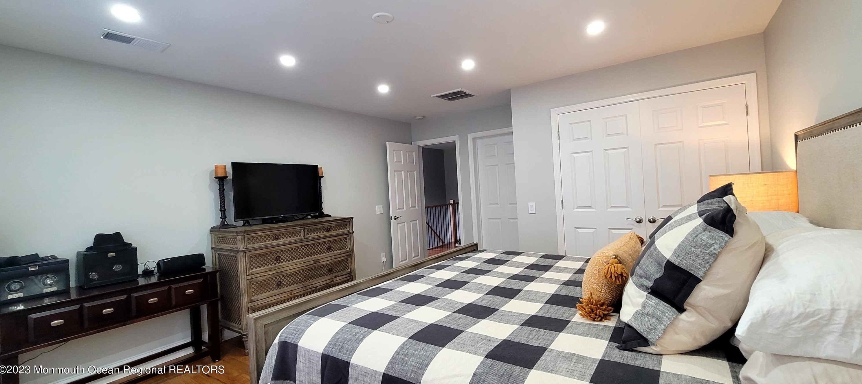 44 Amboy Rd, Matawan NJ  07747-6814 exterior