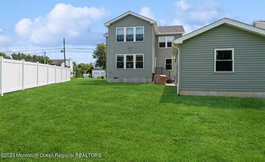 44 Amboy Rd, Matawan NJ  07747-6814 exterior