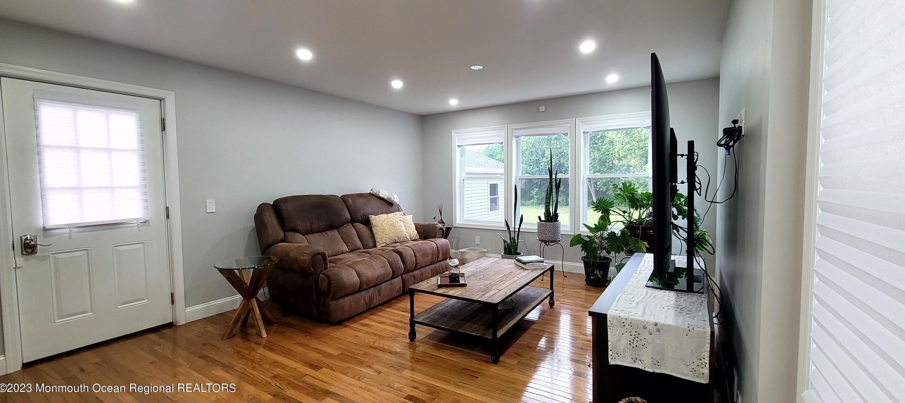 44 Amboy Rd, Matawan NJ  07747-6814 exterior