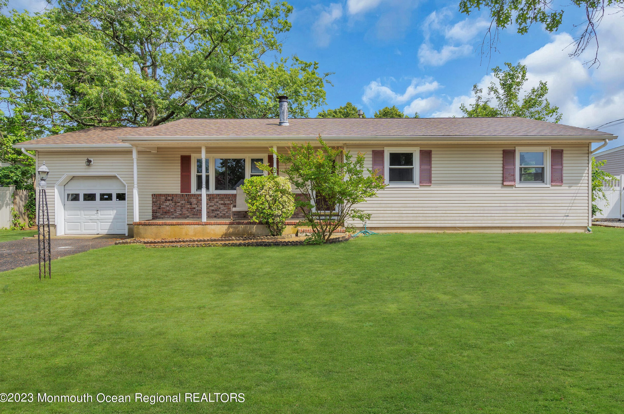 1041 Seaman Ave, Beachwood, NJ 08722-3405