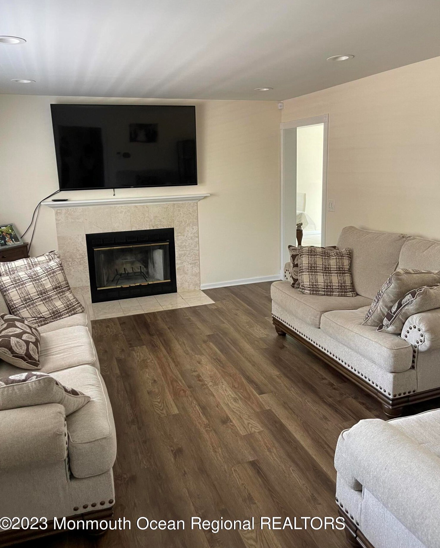 2204 Appleby Dr, Tinton Falls, NJ 07712