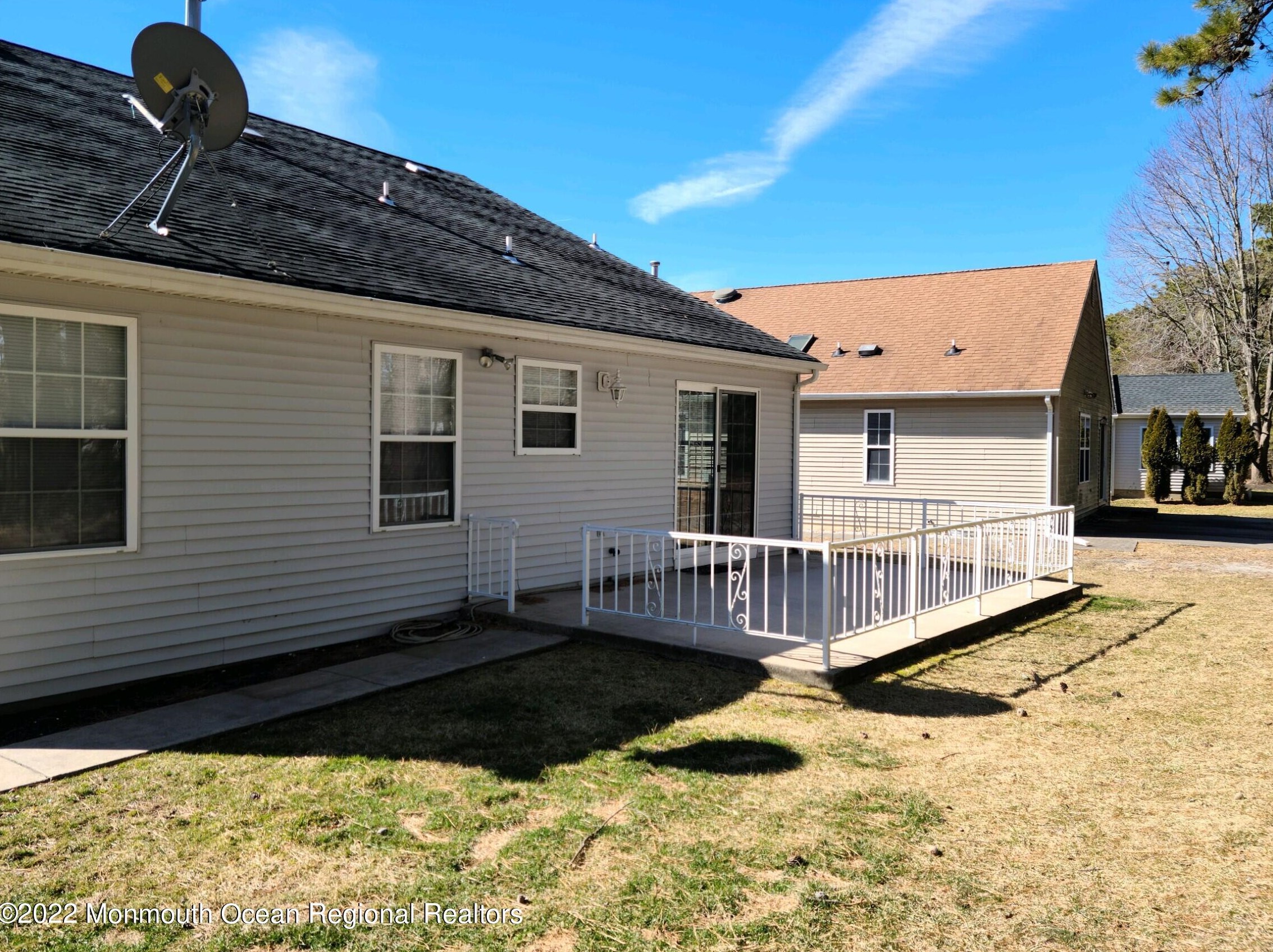 113 Chesterfield Ln, Toms River NJ  08757-6467 exterior