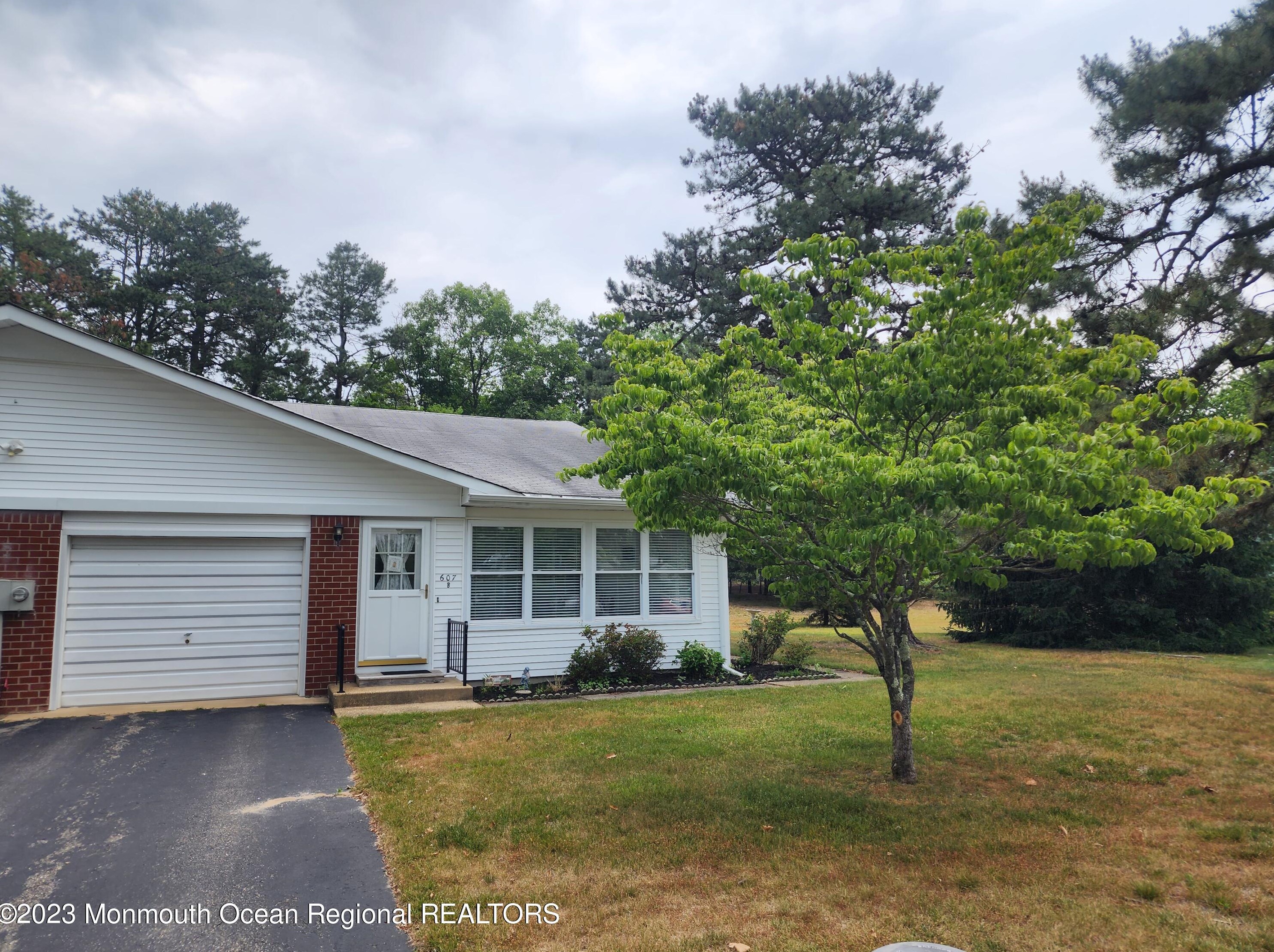 607 Willow Ct #b, Lakehurst, NJ 08759