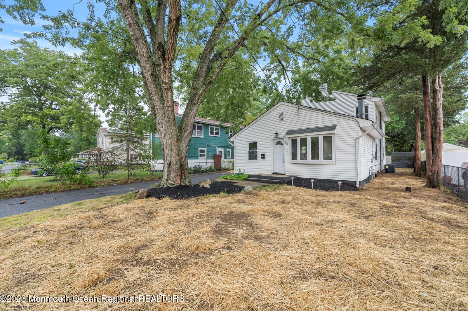 27 Pearl Dr, Wall Township, NJ 07731-1228