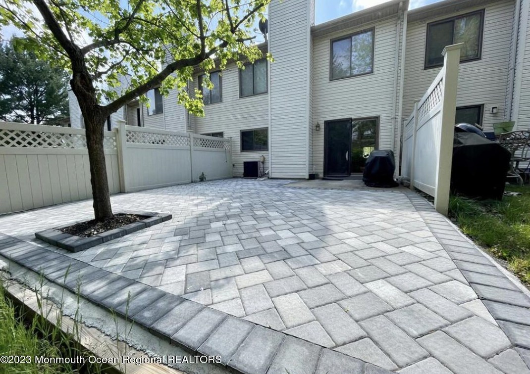 87 Homestead Dr, Matawan, NJ 07747