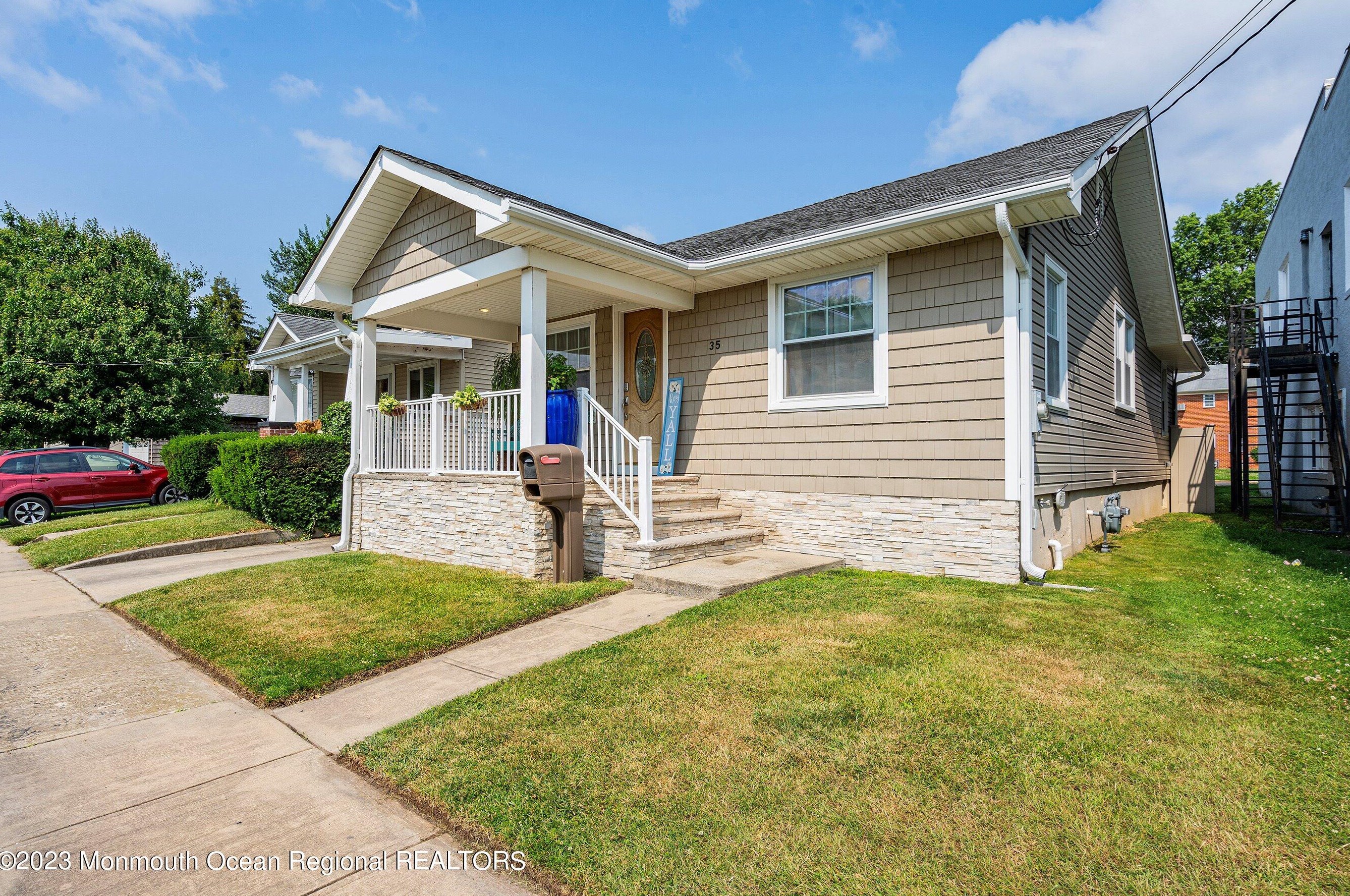 35 Lipman Pl, Wall Township, NJ 07753