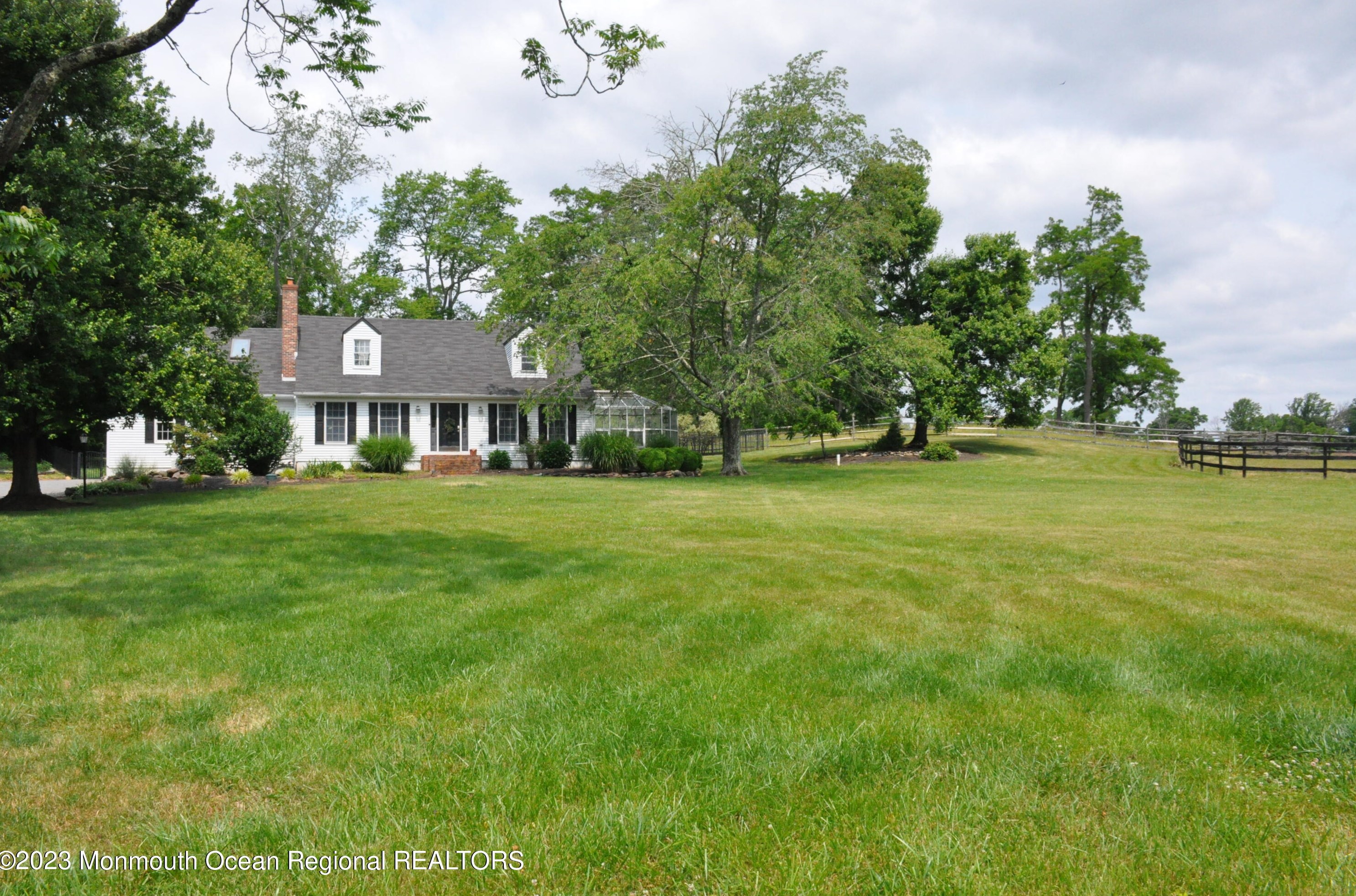 51 Hill Rd, Upper Freehold, NJ 08501-1411