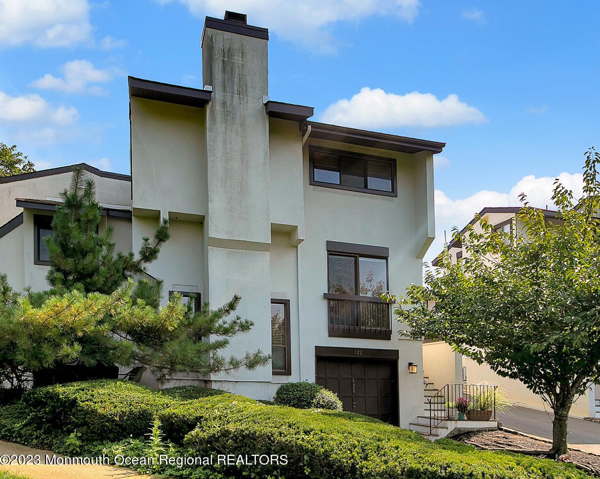 122 Tower Hill Dr, Tinton Falls, NJ 07701