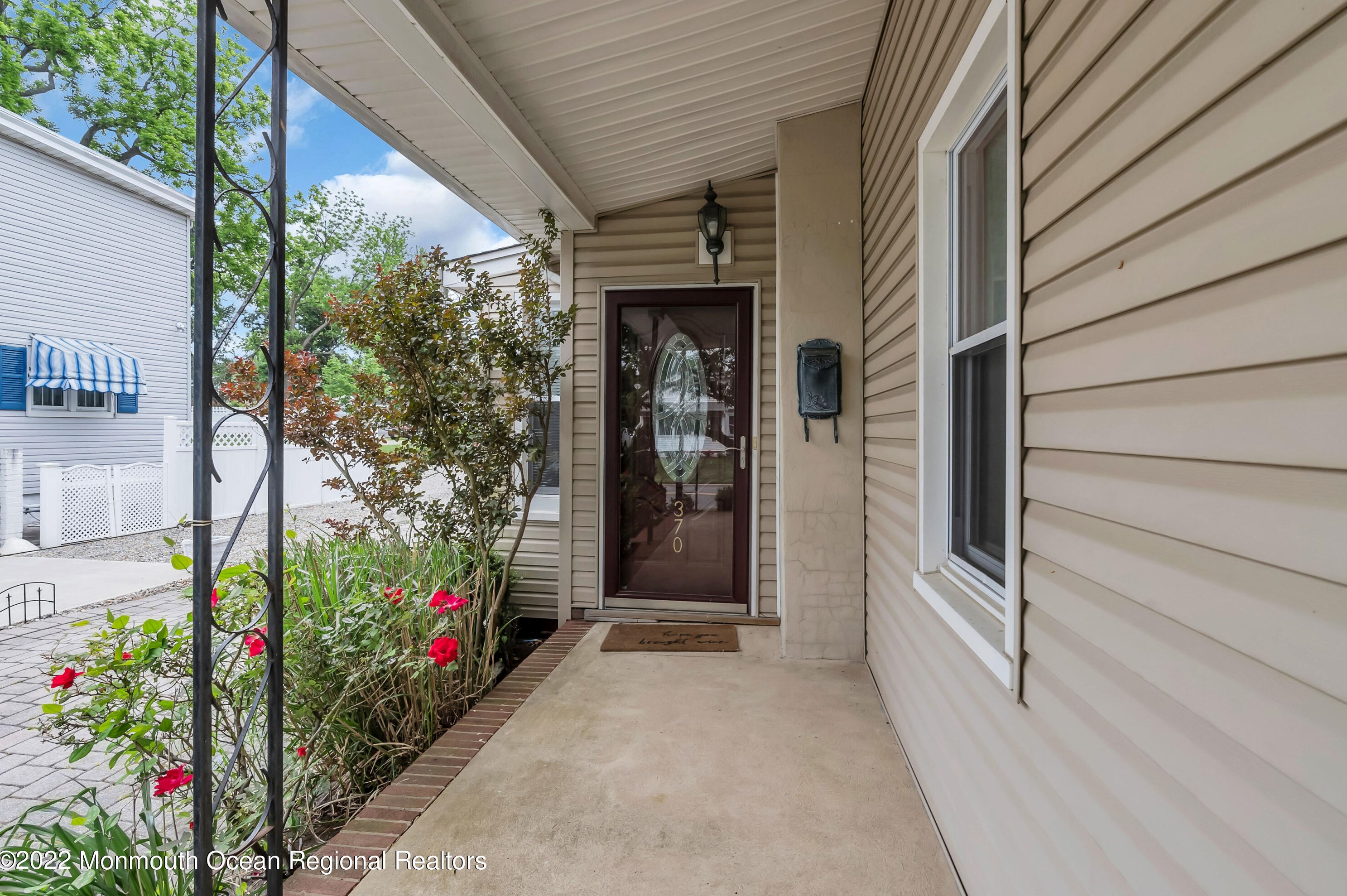 370 Park Ave, Oakhurst NJ  07755-1245 exterior