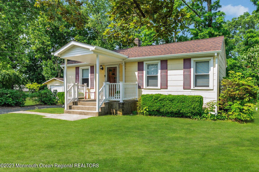 52 Moorehouse Rd, Plumsted Township, NJ 08533