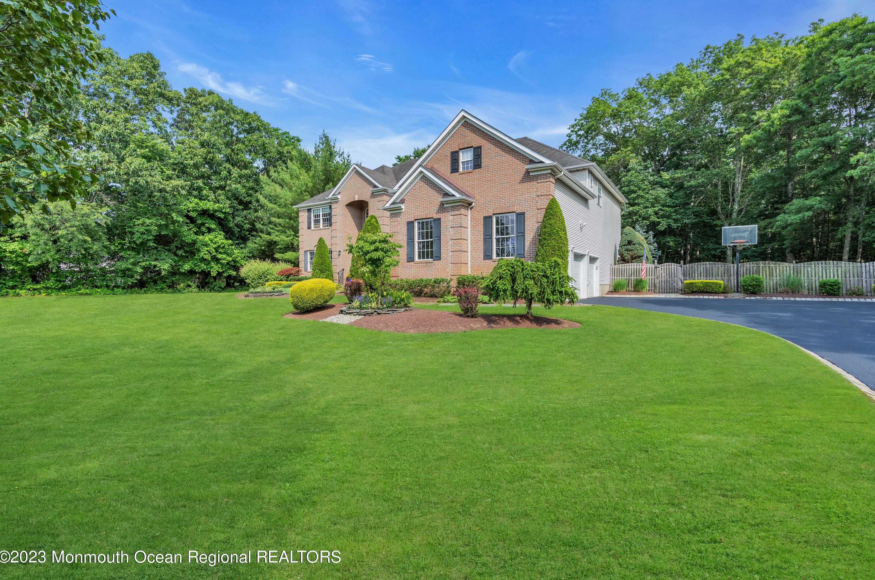 421 Christine Ct, East Freehold, NJ 07728