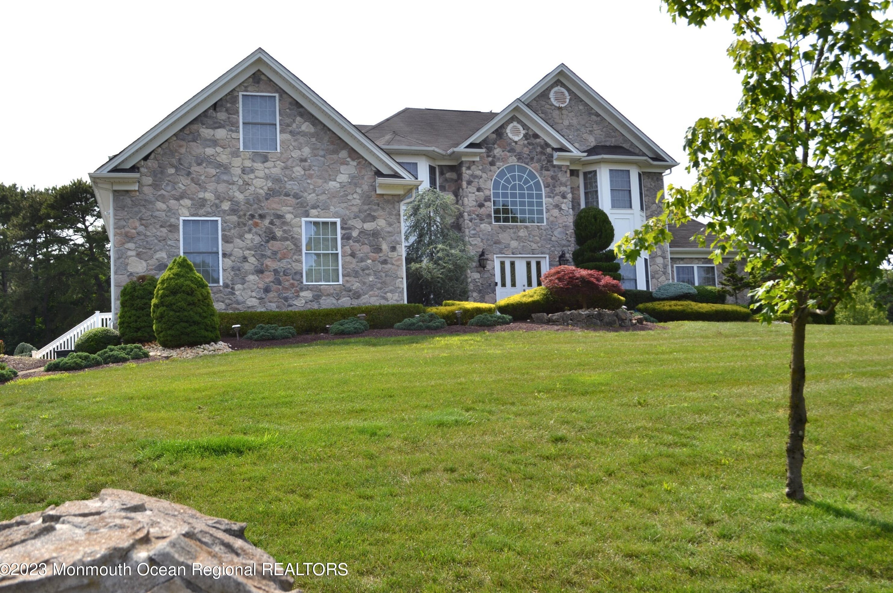 2 Opal Ct, Jackson Twp, NJ 08527