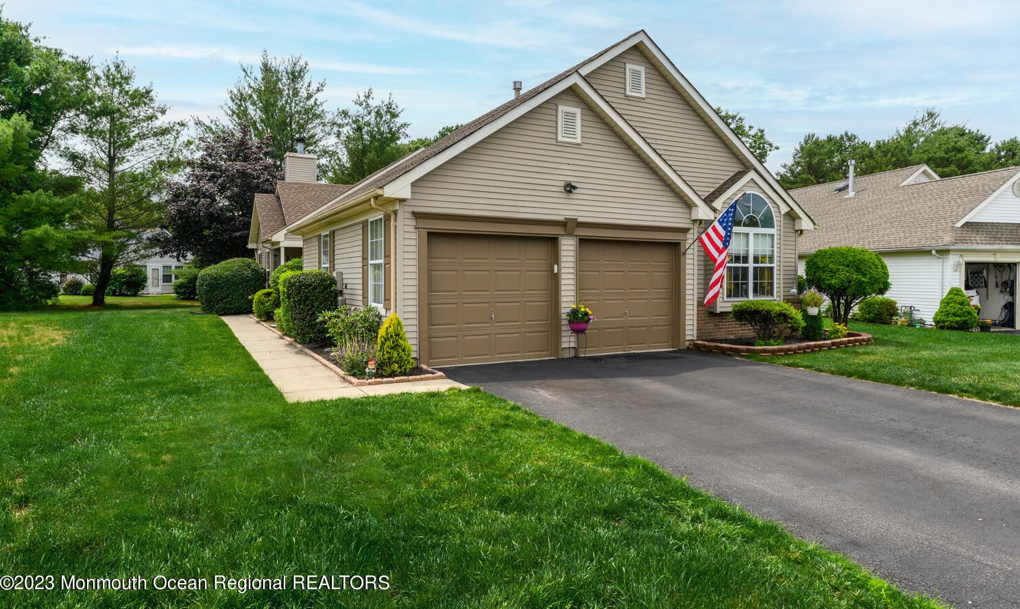 2432 Spring Hill Dr, Toms River, NJ 08755-2519
