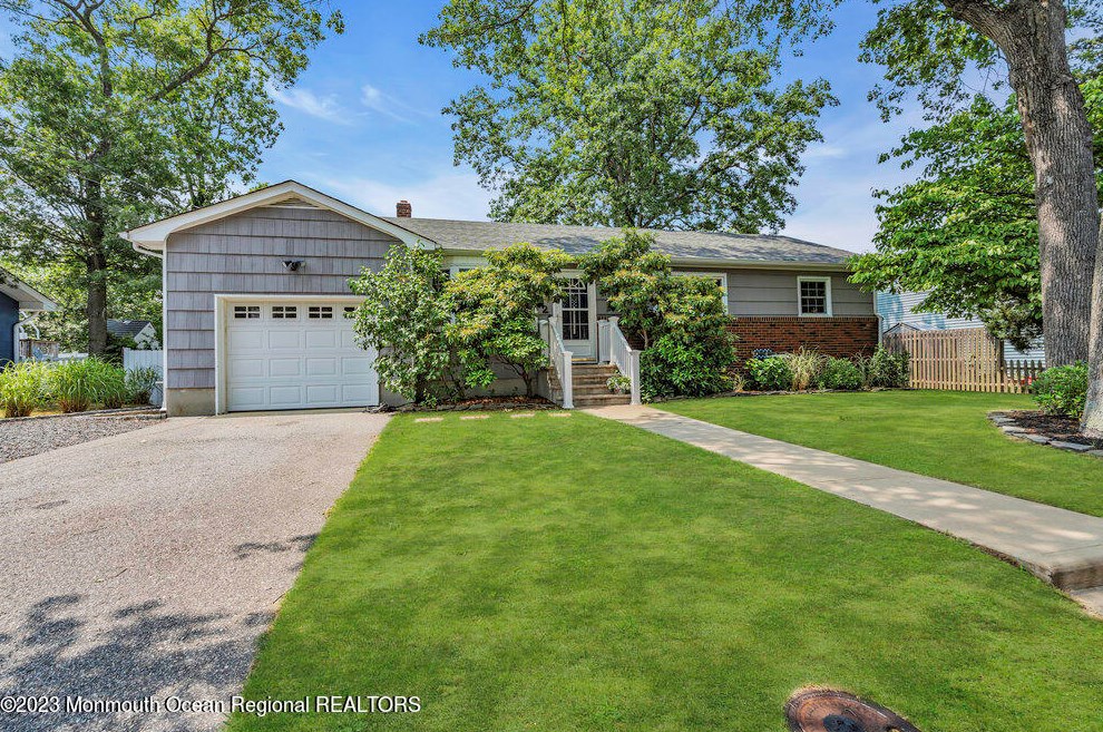 924 Ship Ave, Beachwood, NJ 08722