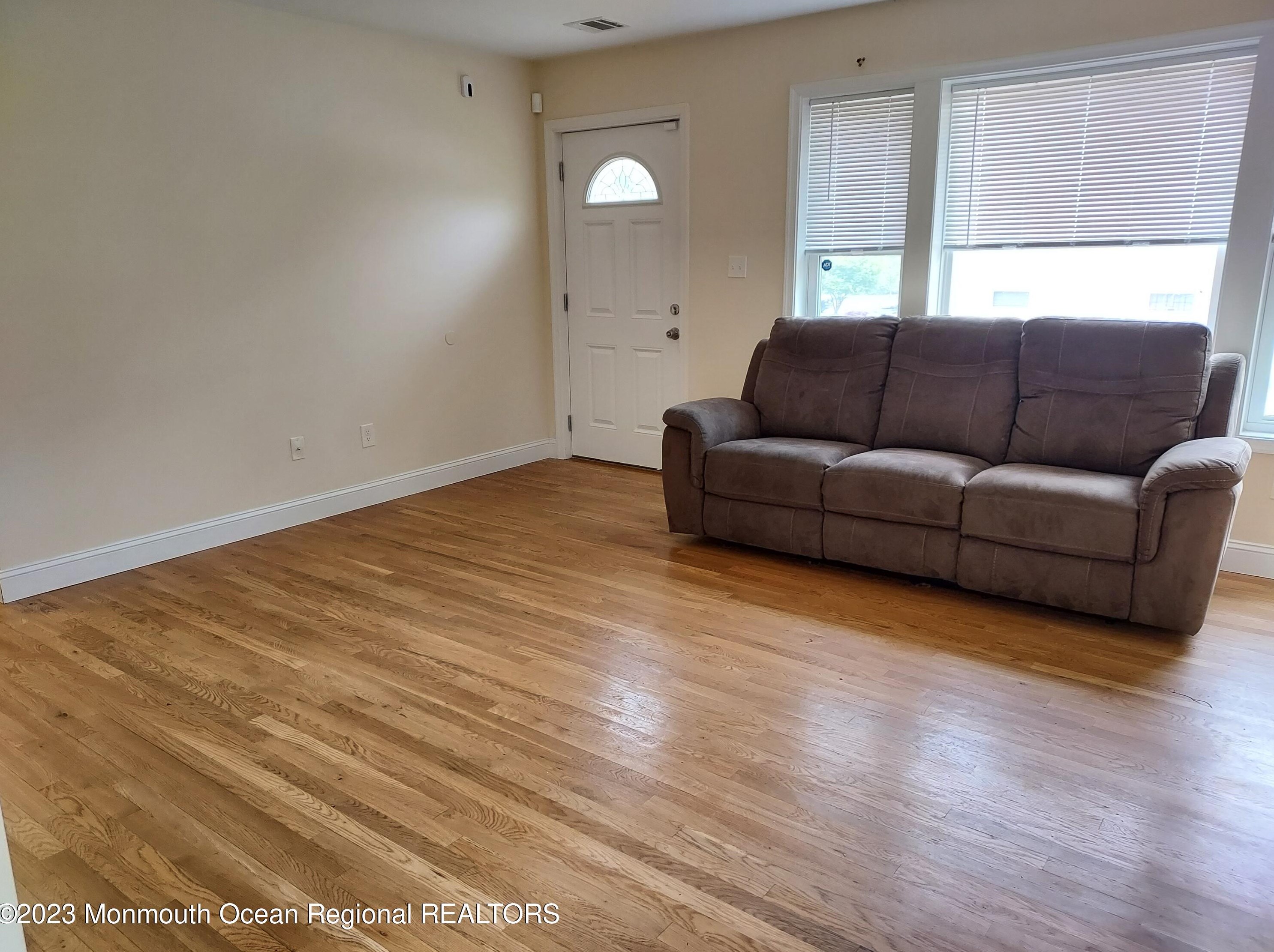 93 Shell St, Beachwood, NJ 08722