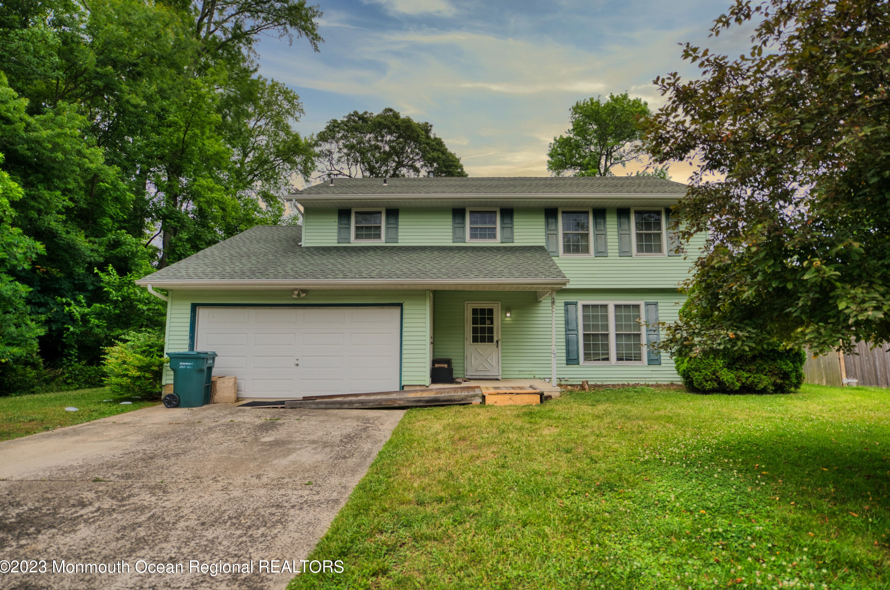 22 Laureldale Ct, Tuckerton, NJ 08087-1867