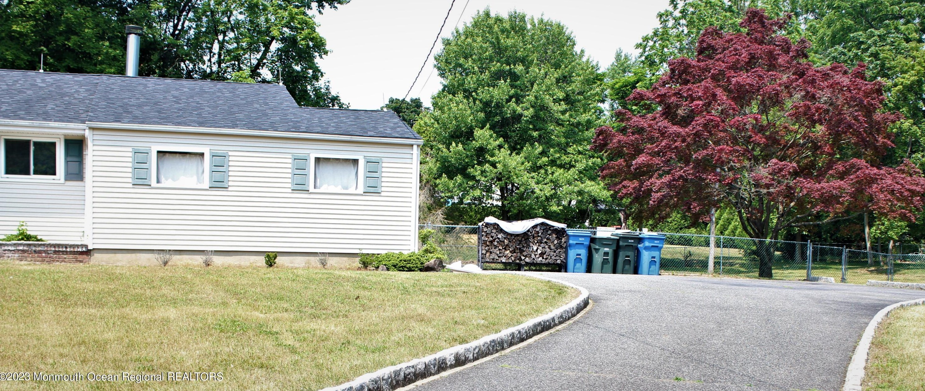 86 Edgebrook Ct, Tinton Falls, NJ 07724