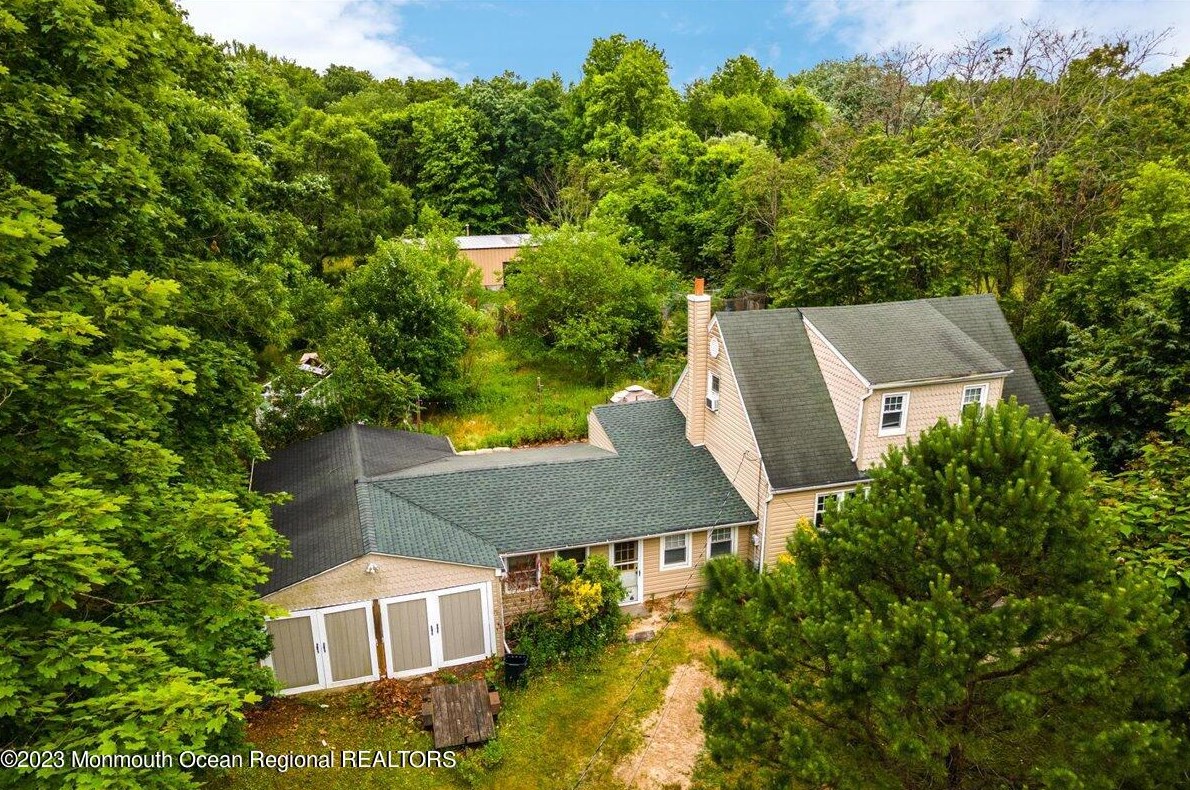 1039 Maxim Southard Rd, Wall Township, NJ 07731