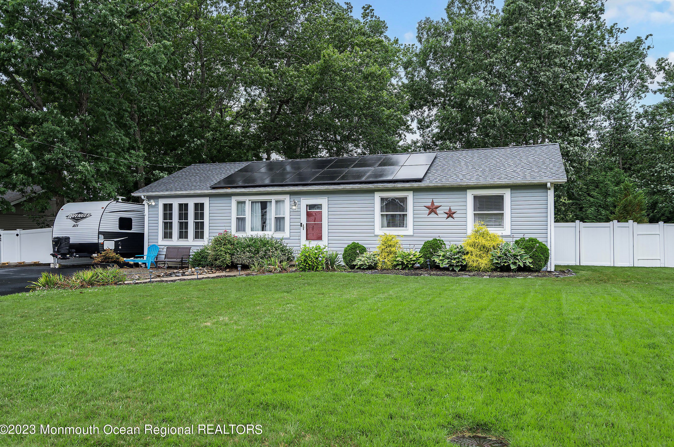 88 Shore Ave, Cedar Bonnet Island, NJ 08050