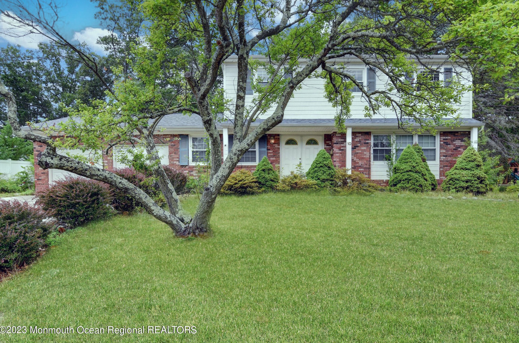 10 Forrest Hill Dr, Wall Township, NJ 07731