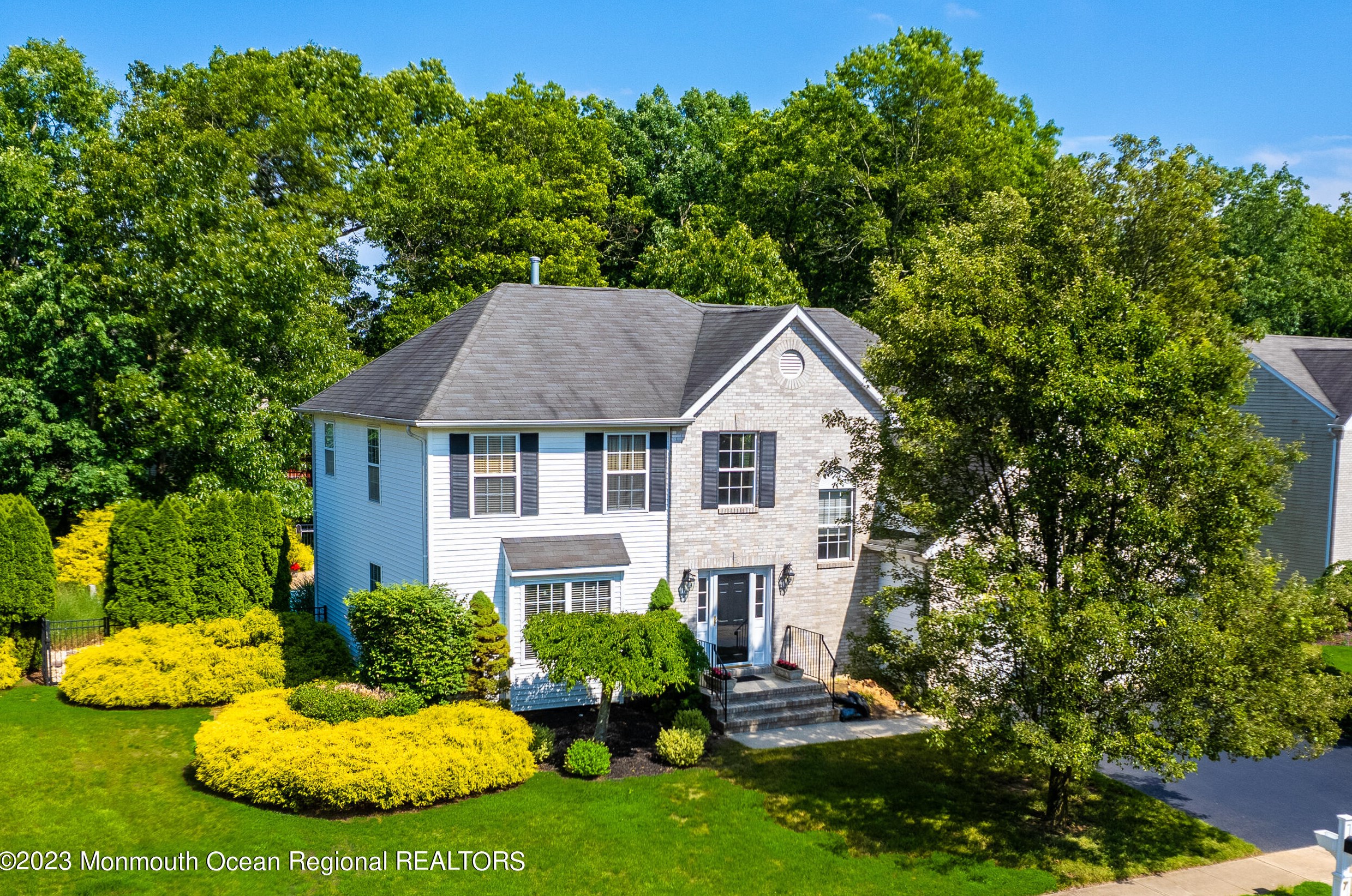 7 Edie Ln, Wall Township, NJ 07731