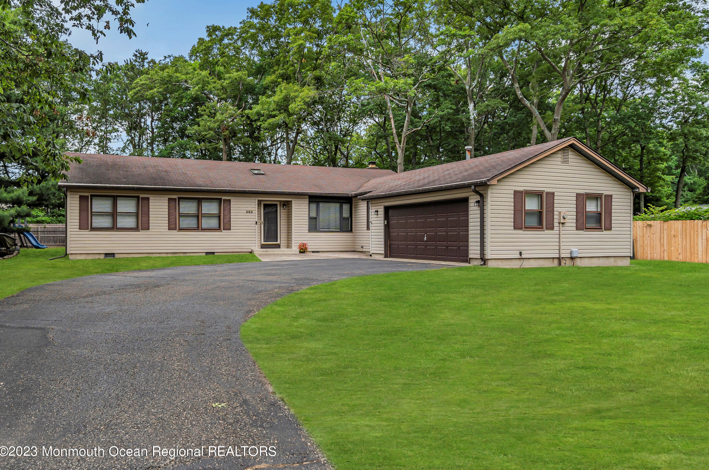 583 Brentwood Rd, Lacey, NJ 08731