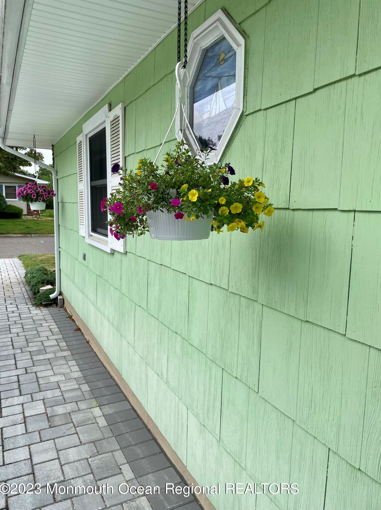 8 Melville Ln, Bricktown, NJ 08724