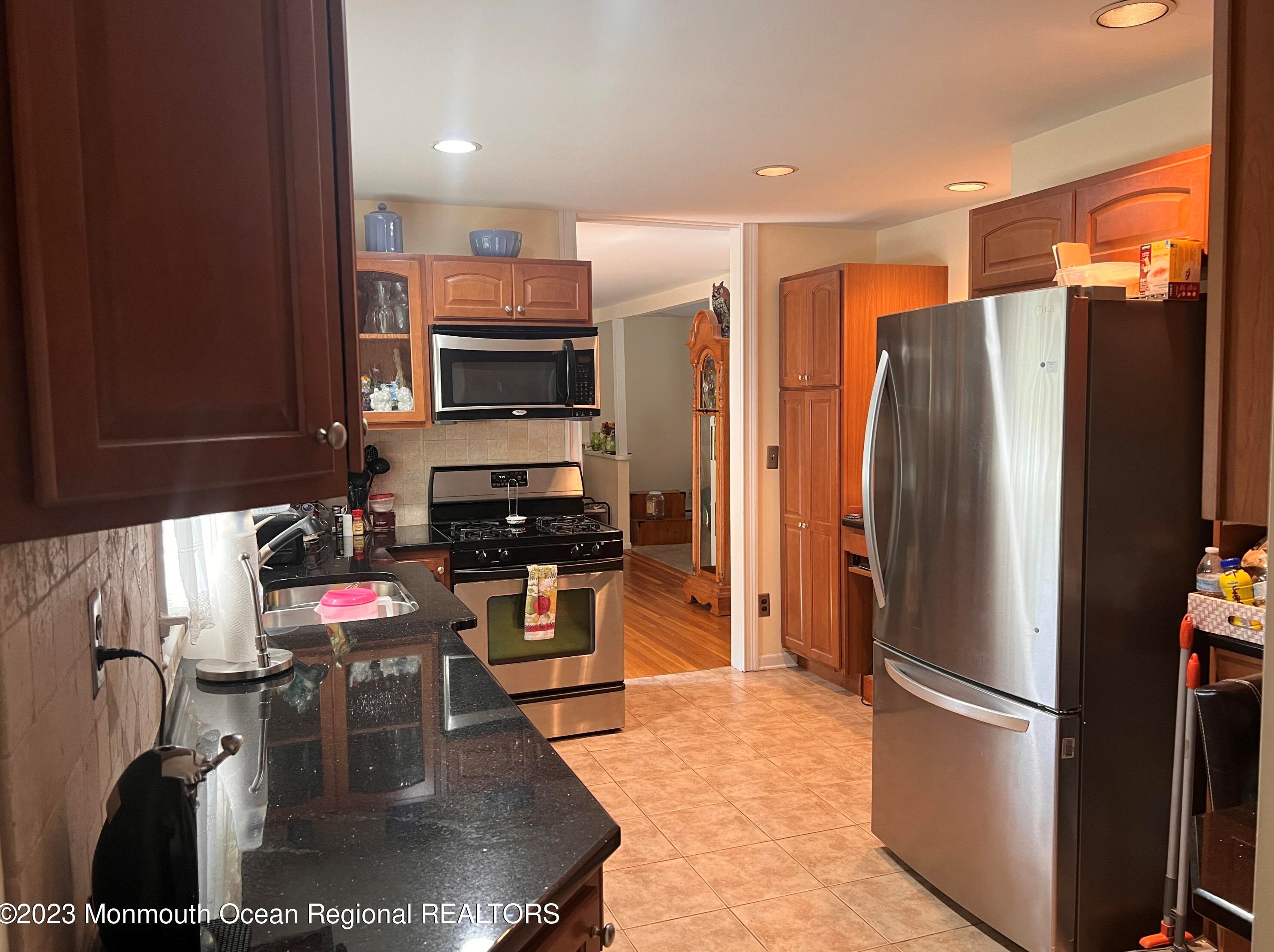 837 Prospect Ave, Keyport, NJ 07735