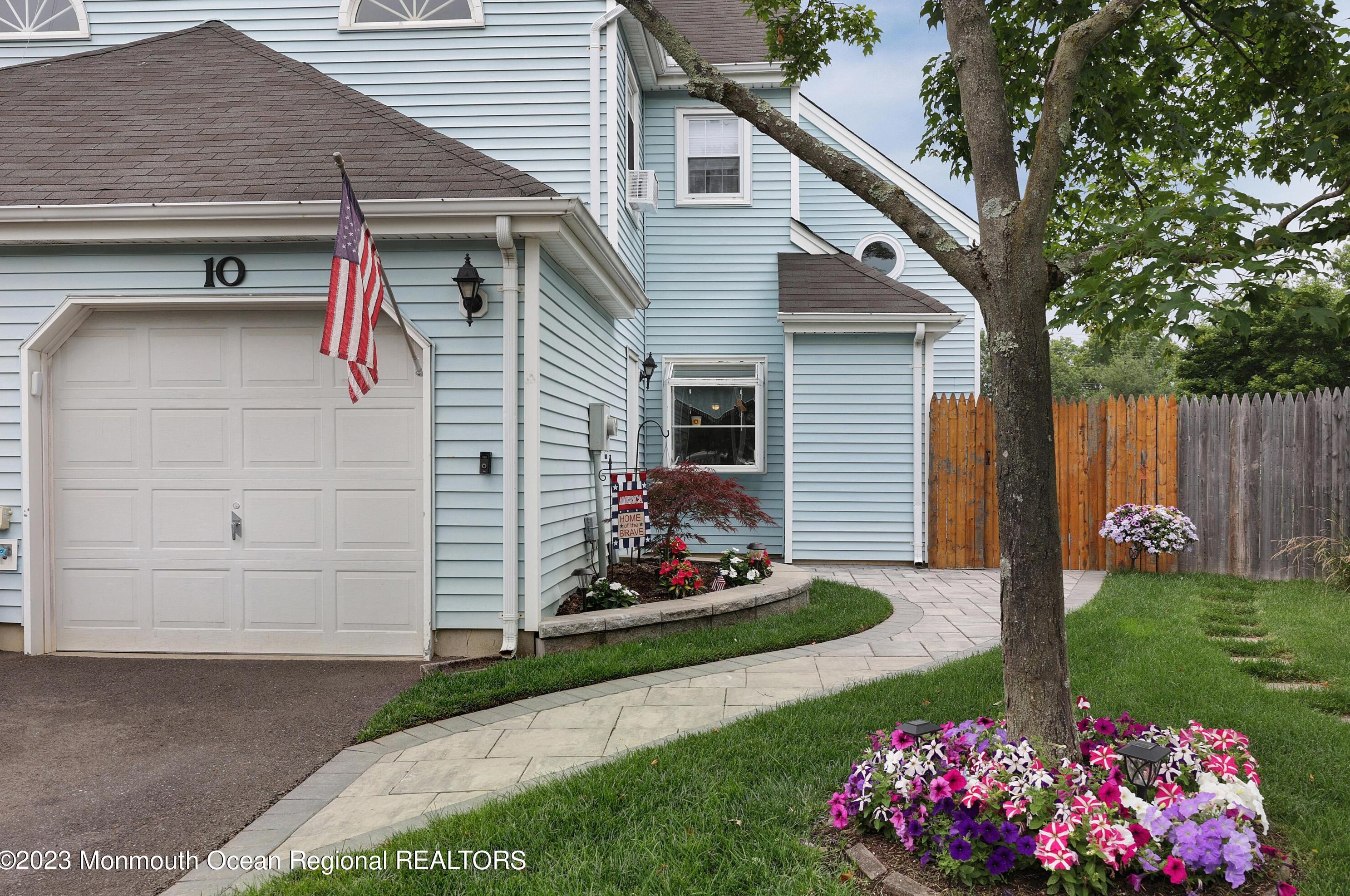 10 Jennings Ct, East Freehold, NJ 07728