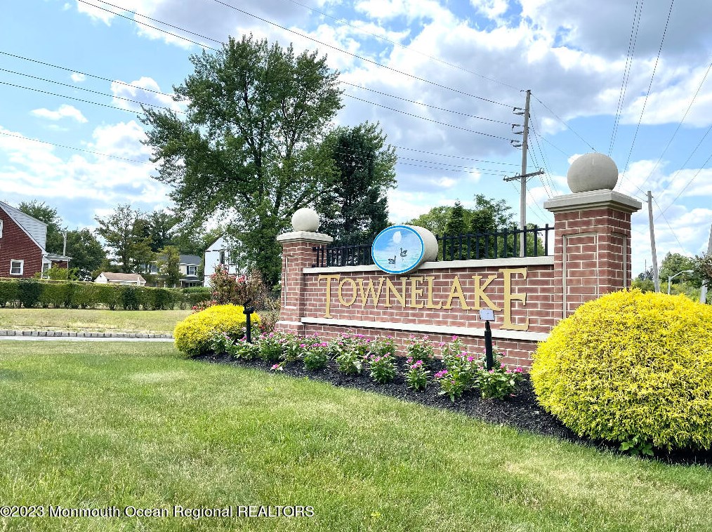 3 Yetman Ct, Sayreville, NJ 08872