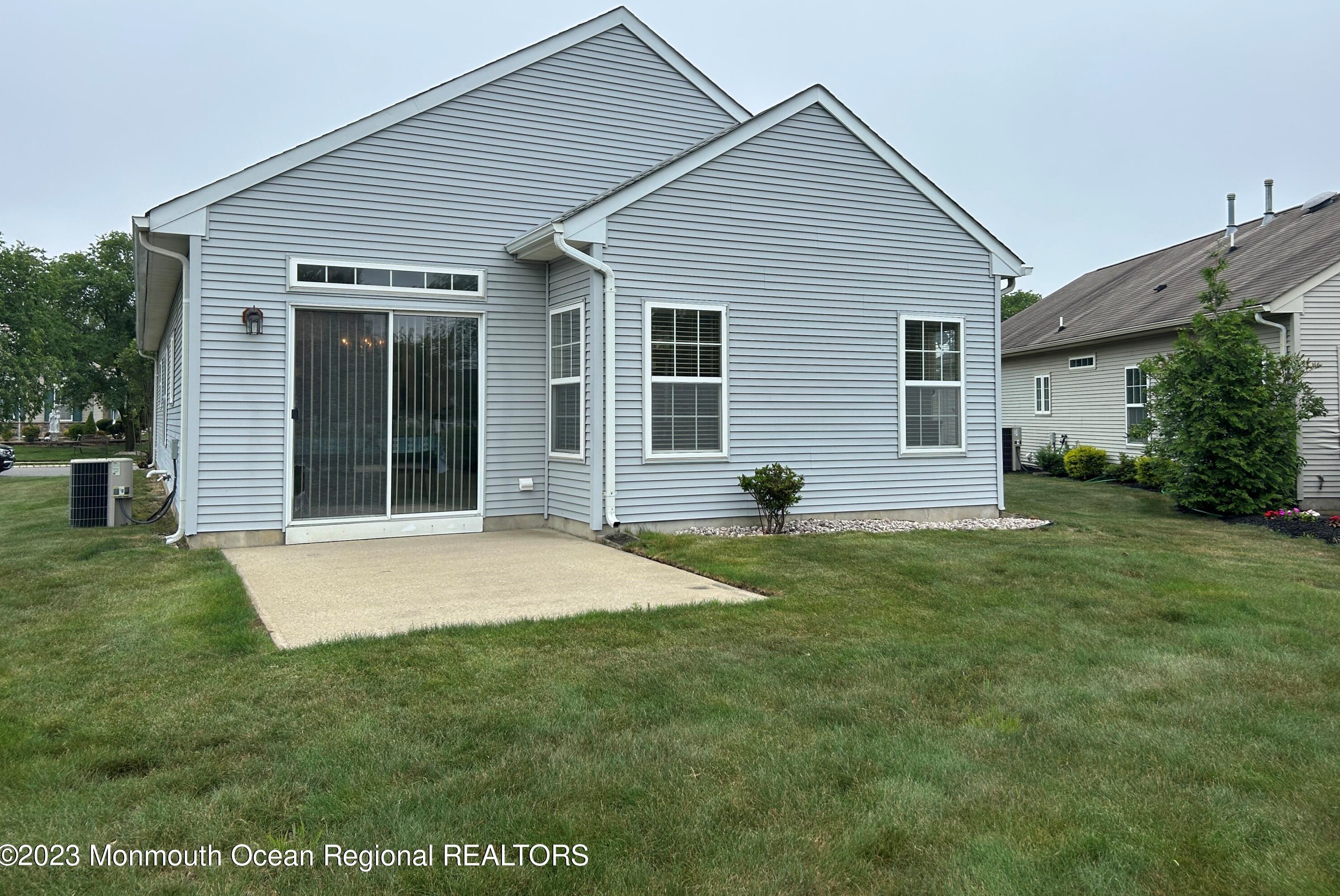 43 Saxony Cir, Lakehurst, NJ 08759