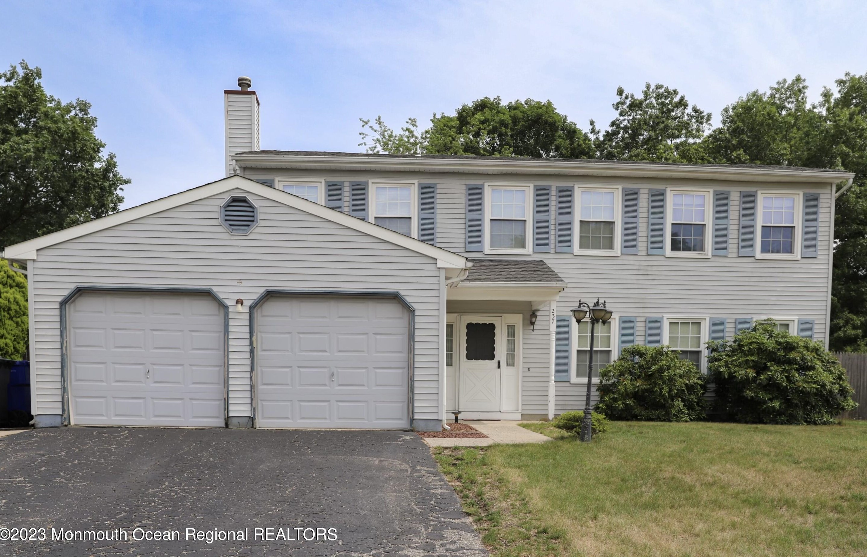 237 Smokerise Ln, Toms River, NJ 08755-4083