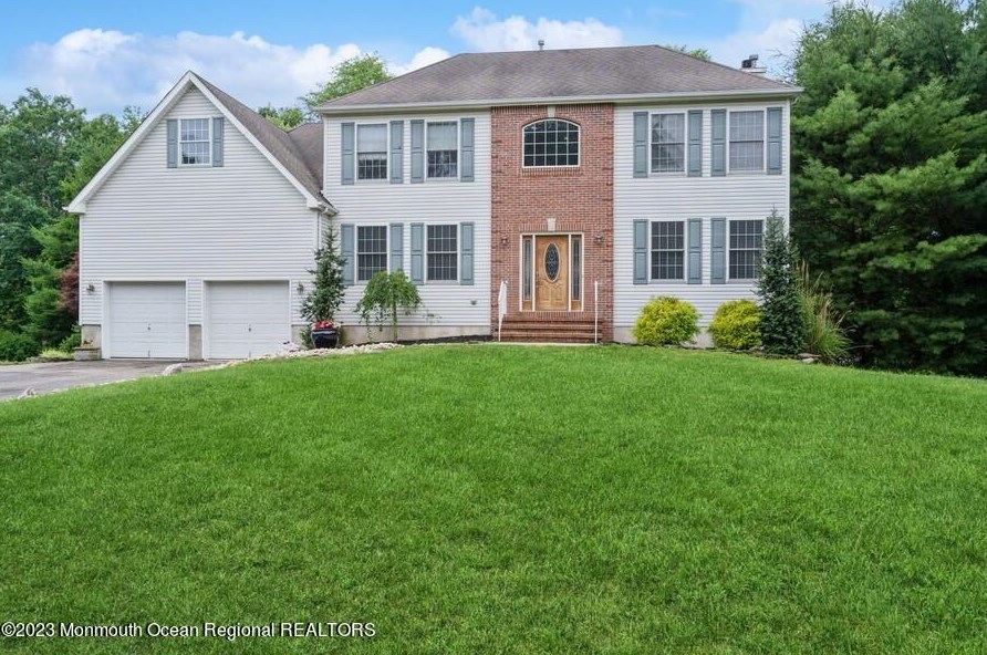 8 Dominion Dr, Jackson Twp, NJ 08527