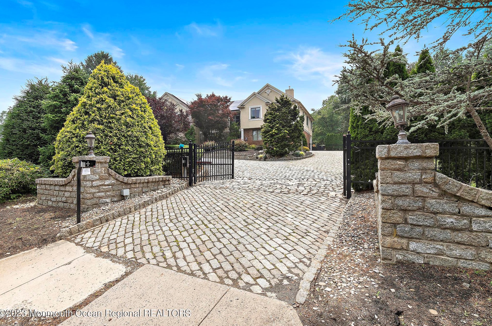 130 Telegraph Hill Rd, Holmdel Village, NJ 07733