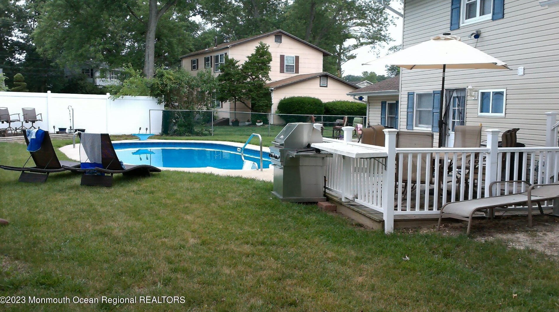 8 S Carolina St, Jackson Twp, NJ 08527