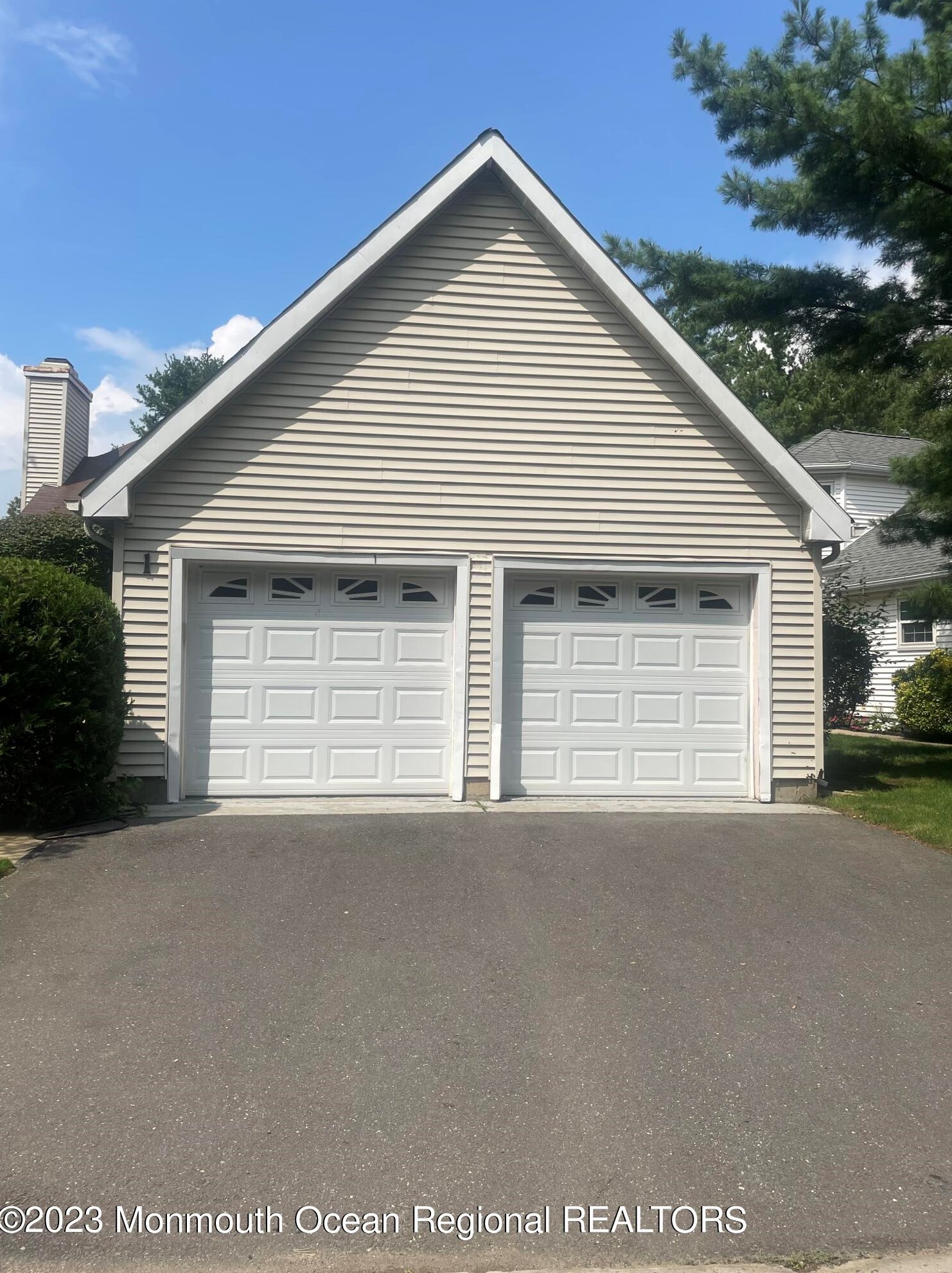 1 Jasmine Ln, East Freehold, NJ 07728