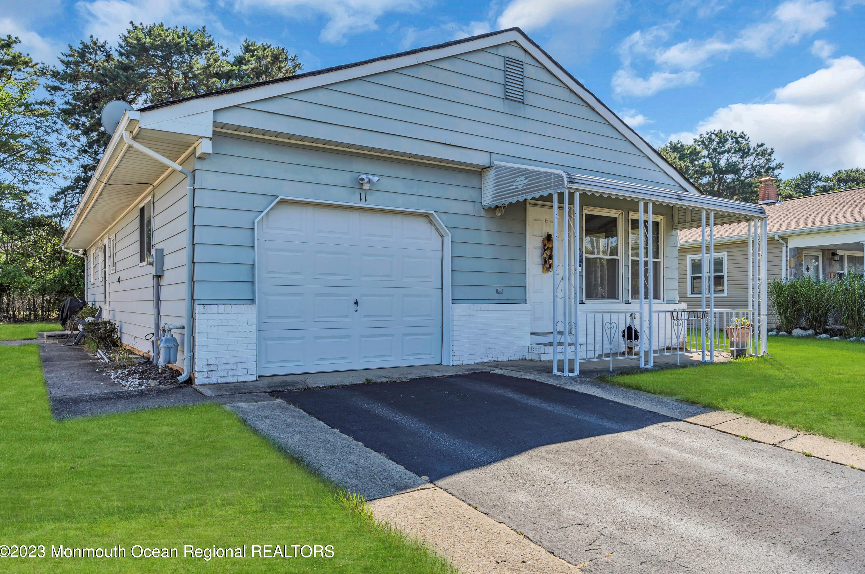 11 La Terraza Dr, Toms River, NJ 08757