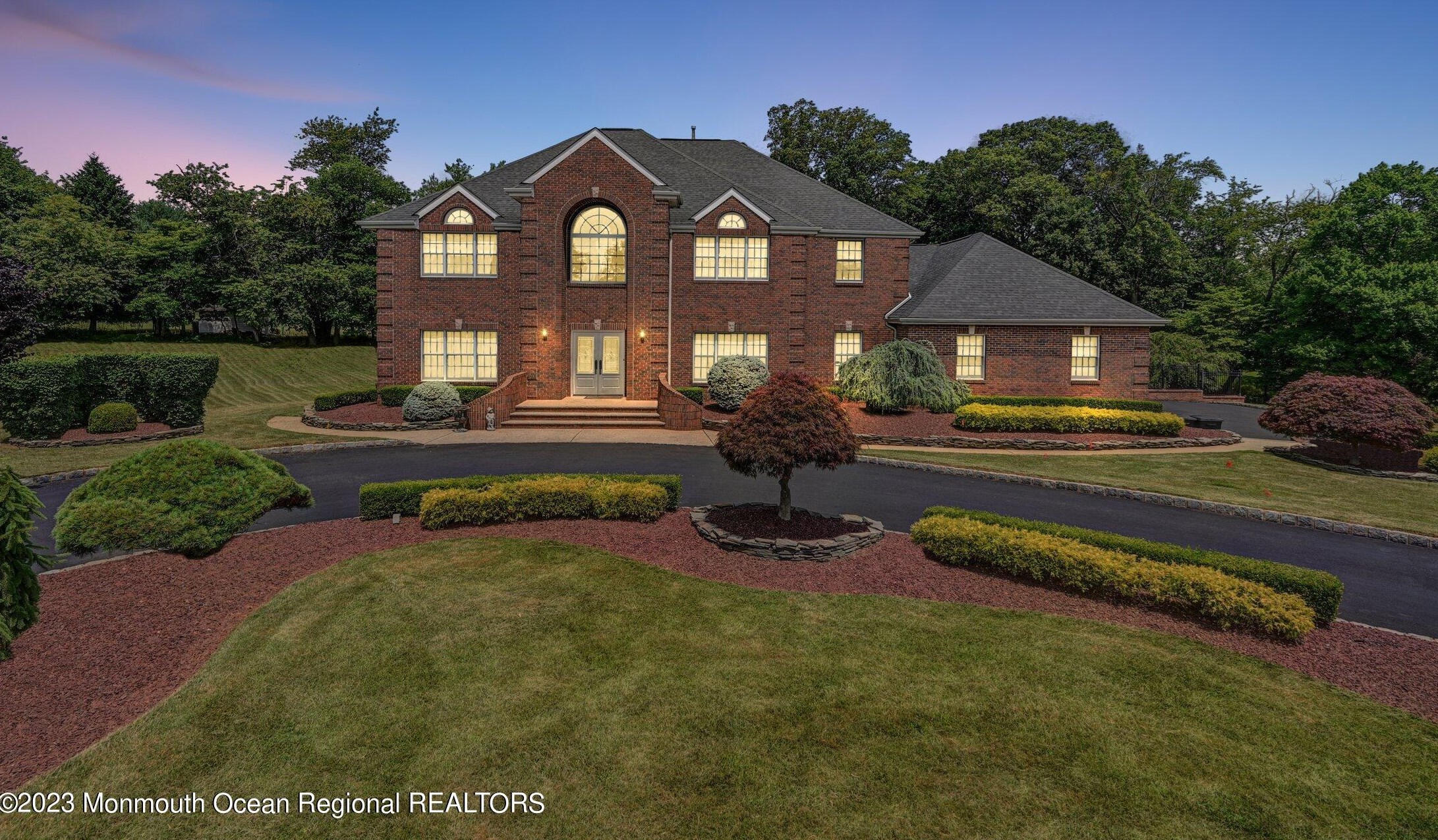 10 Kudyba Ct, Millstone Township, NJ 07726-8832