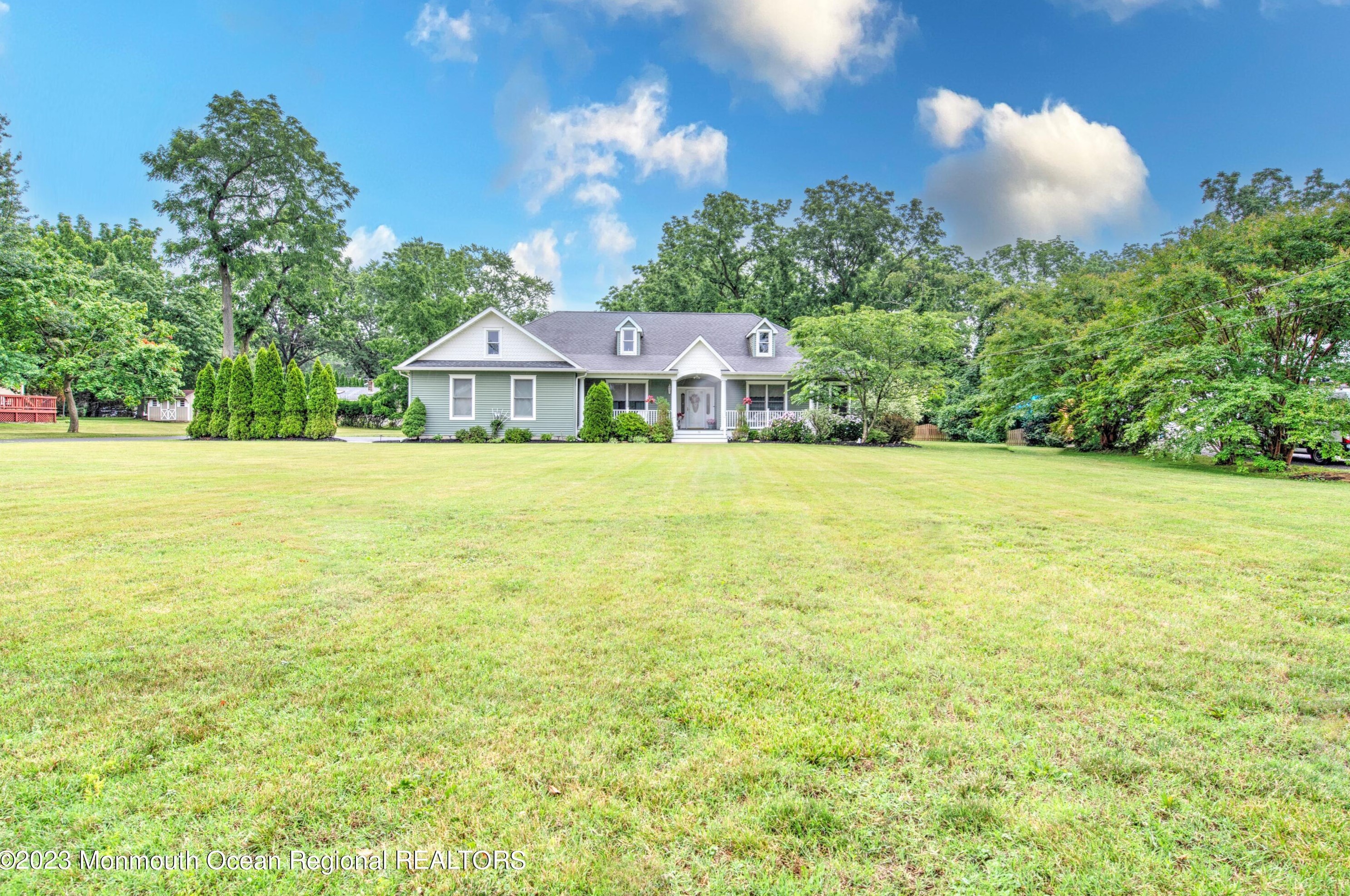 10 Branch Ave, Oceanport, NJ 07757-1017