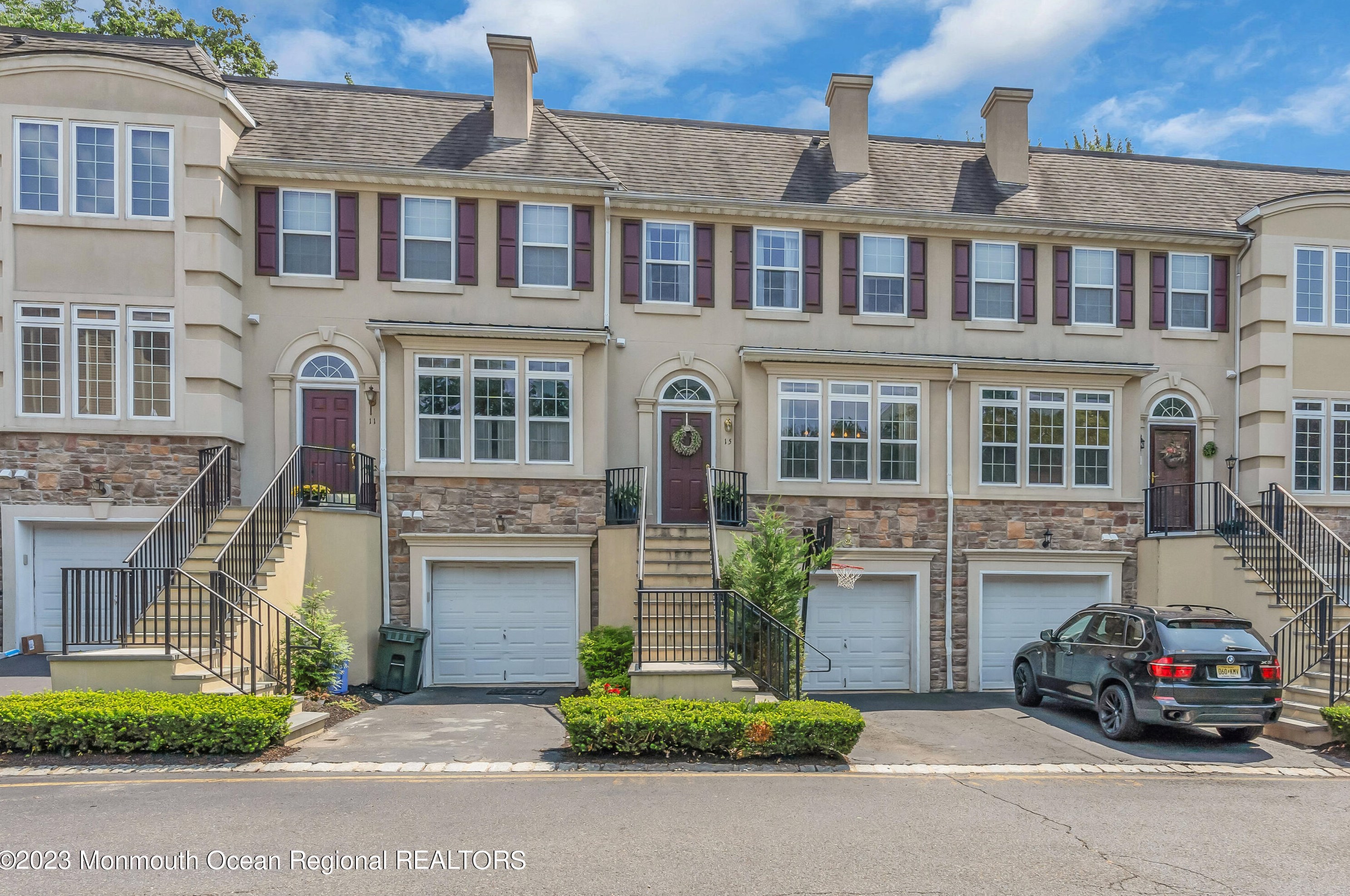 15 Aspen Way, Matawan, NJ 07747-1912