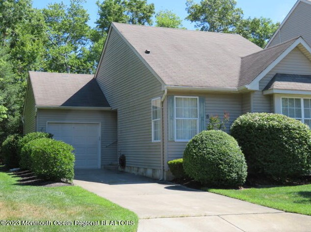 5 Timberline Dr, Tuckerton, NJ 08087-3053