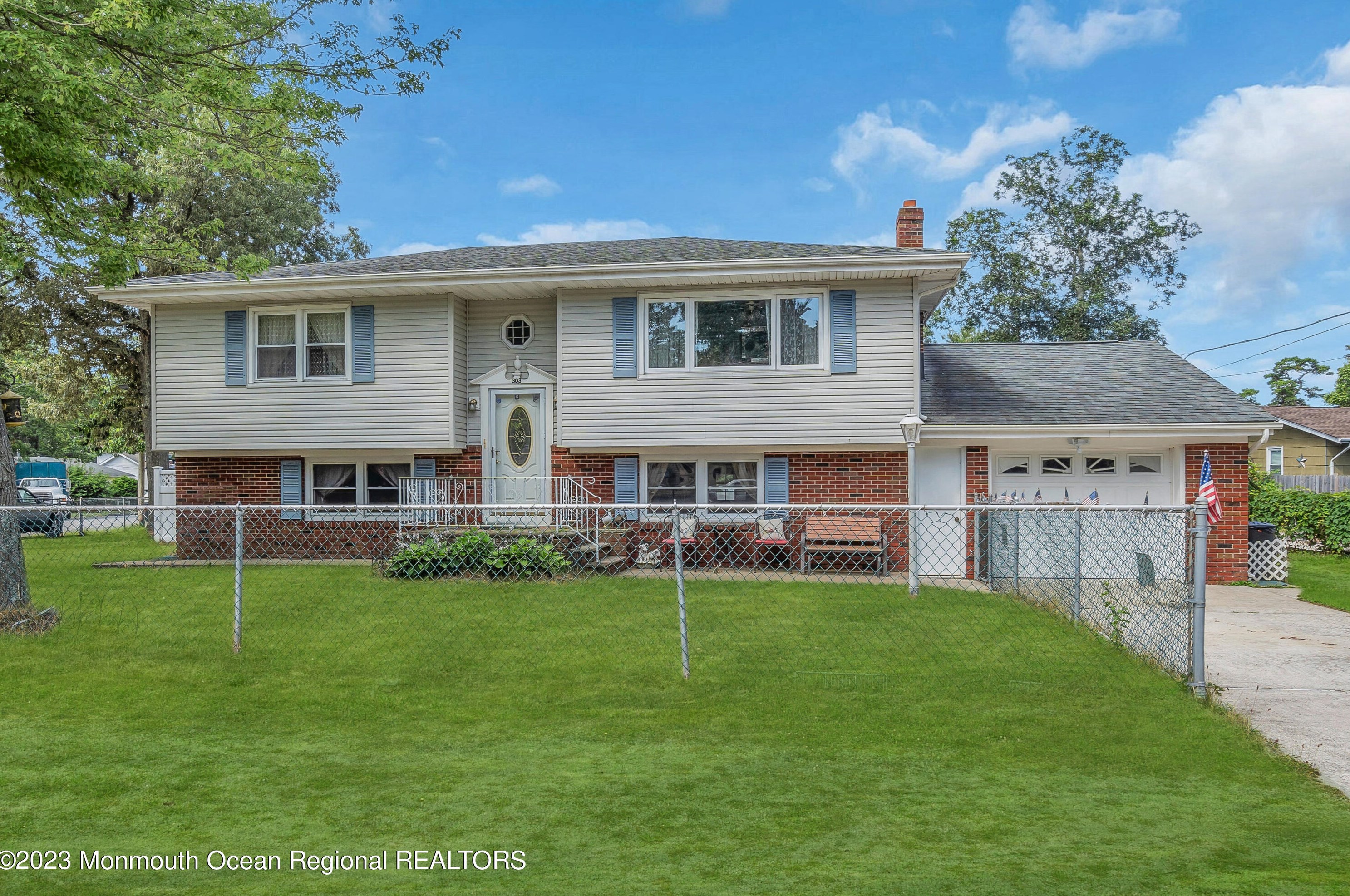 303 Station Dr, Lacey, NJ 08731