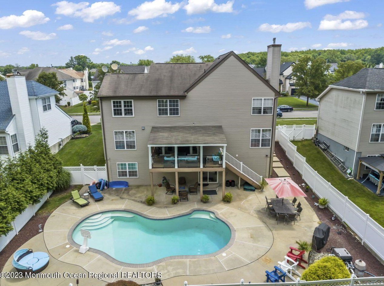 14 Reddington Dr, Matawan, NJ 07747-6647