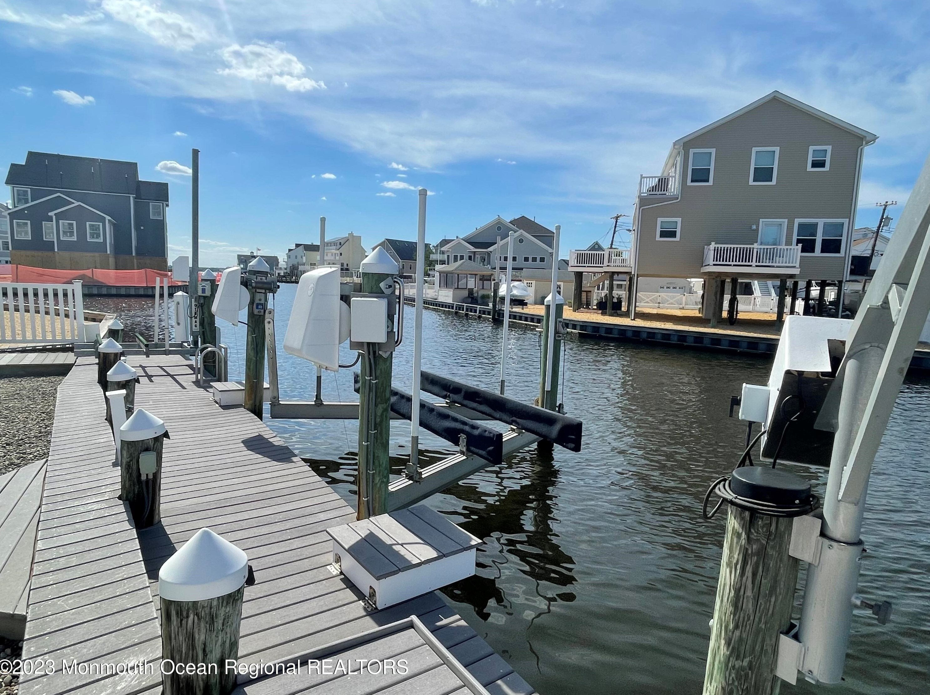 41 Farragut Dr, Bricktown, NJ 08723